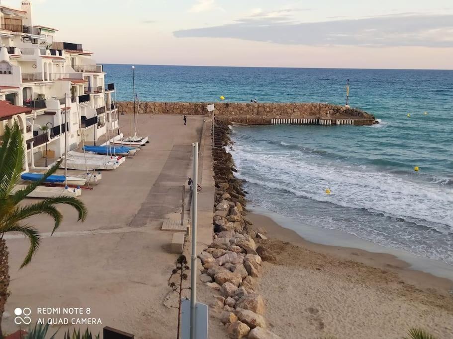 Apart Frente Al Mar Mediterraneo Lägenhet Roda de Bará Exteriör bild