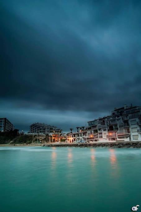 Apart Frente Al Mar Mediterraneo Lägenhet Roda de Bará Exteriör bild